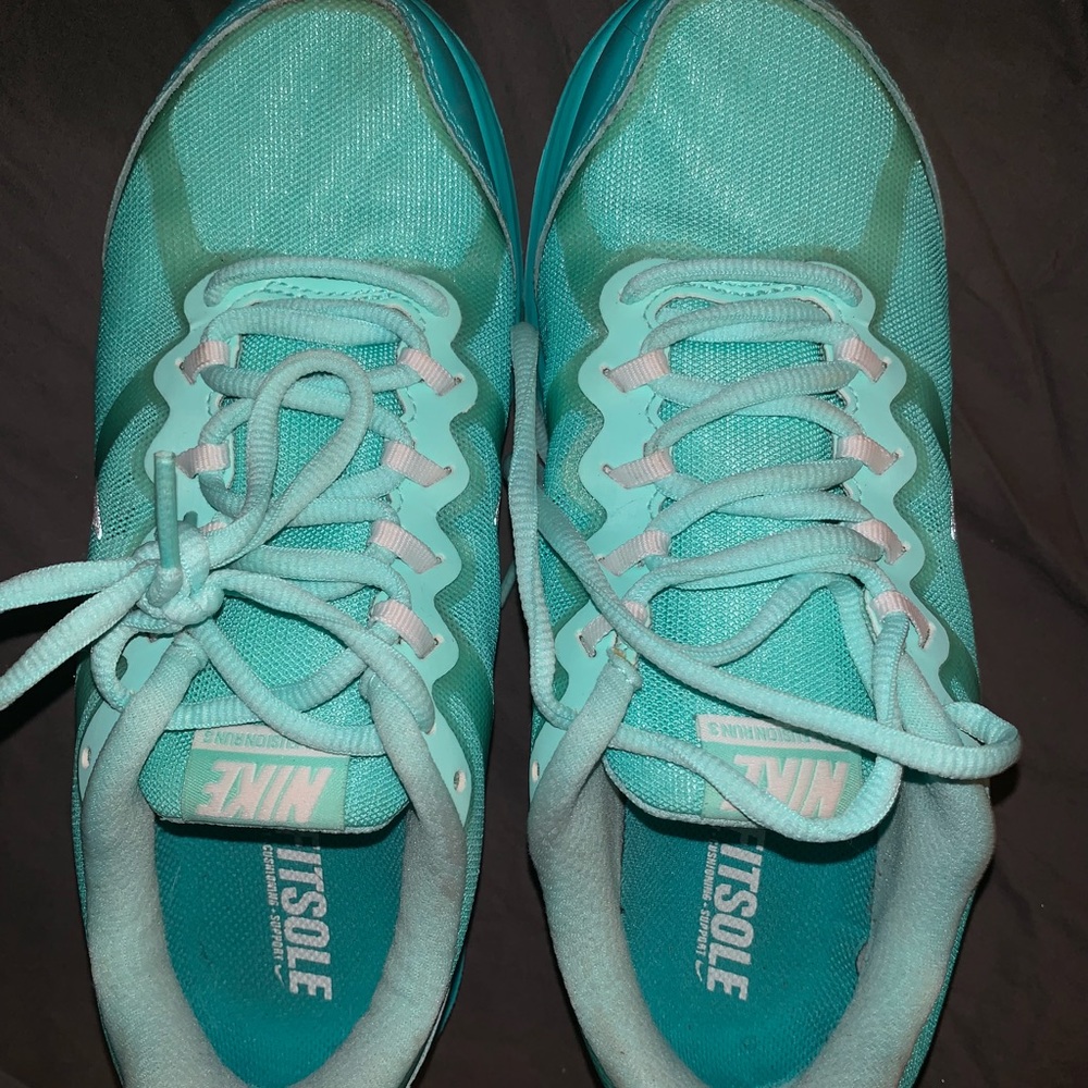 Nike Tennis Shoes